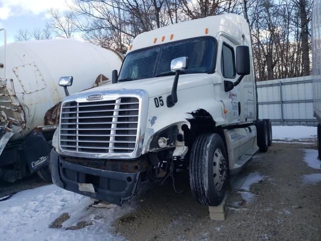 2010 Freightliner Cascadia 125