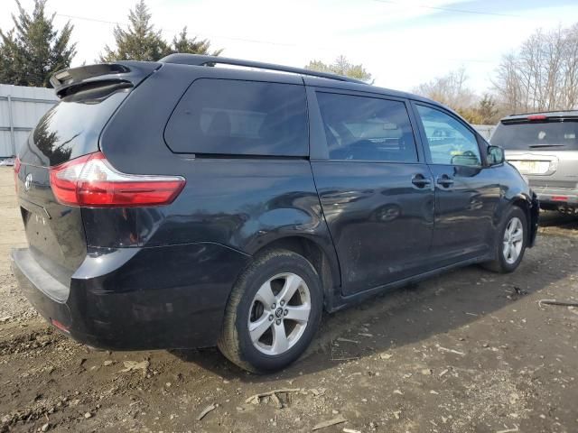 2020 Toyota Sienna LE