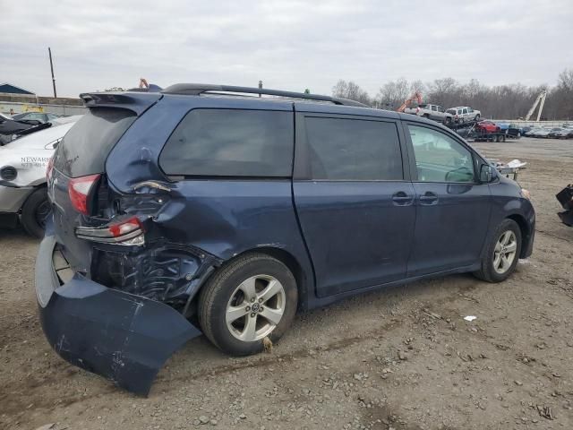 2019 Toyota Sienna LE