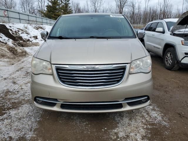 2013 Chrysler Town & Country Touring L