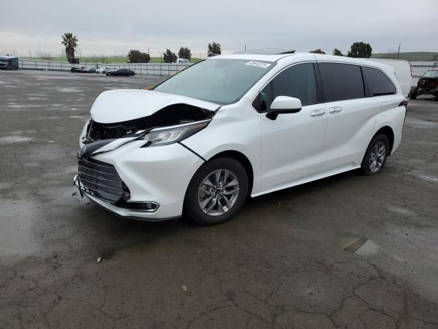 2022 Toyota Sienna XLE