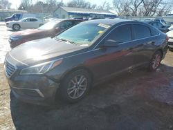 Vehiculos salvage en venta de Copart Wichita, KS: 2017 Hyundai Sonata SE