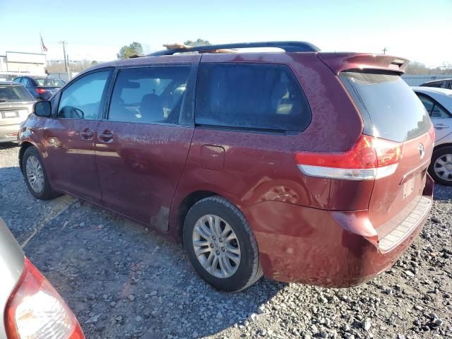 2011 Toyota Sienna XLE