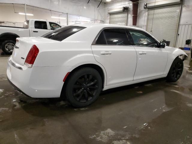 2018 Chrysler 300 Touring