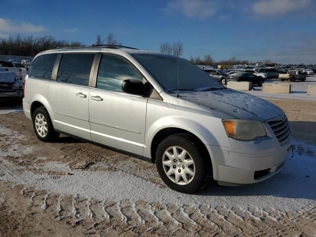 2010 Chrysler Town & Country LX