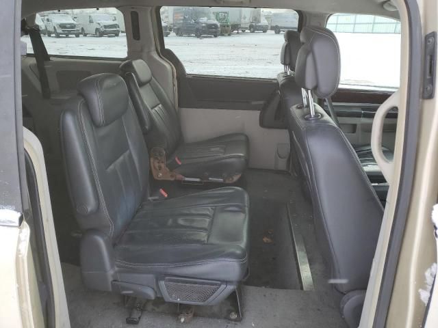 2010 Chrysler Town & Country Touring Plus