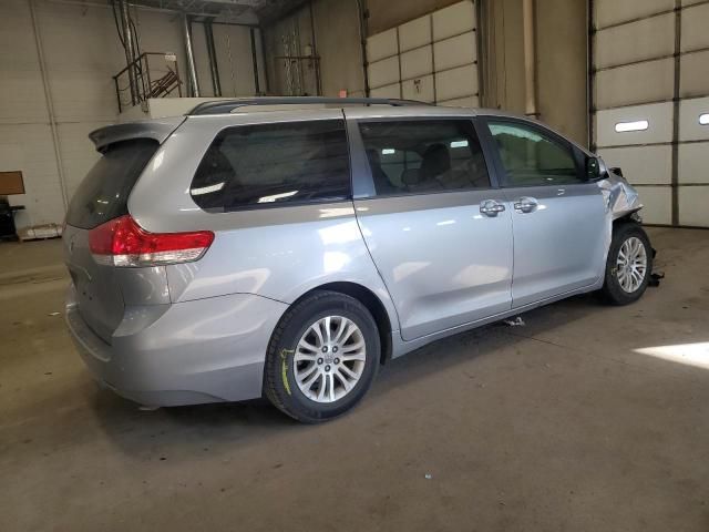 2013 Toyota Sienna XLE