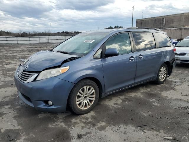 2013 Toyota Sienna XLE