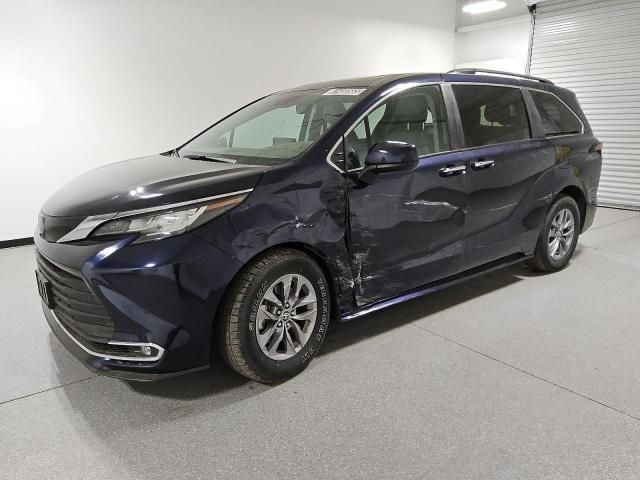 2023 Toyota Sienna XLE