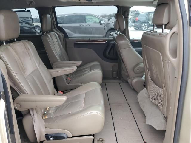 2011 Chrysler Town & Country Limited