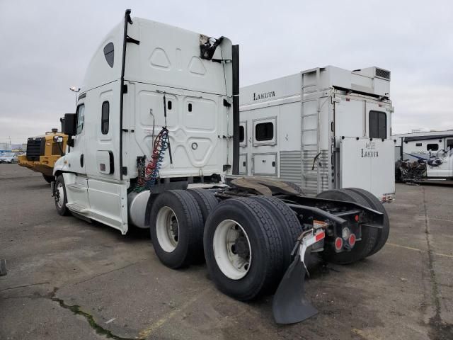 2020 Freightliner Cascadia 125