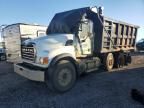 2006 Mack 700 CV700