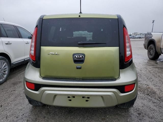 2013 KIA Soul +