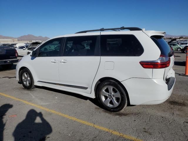 2018 Toyota Sienna LE