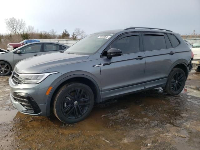 2022 Volkswagen Tiguan SE R-LINE Black