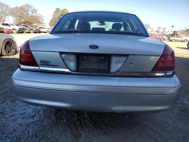 2004 Ford Crown Victoria LX