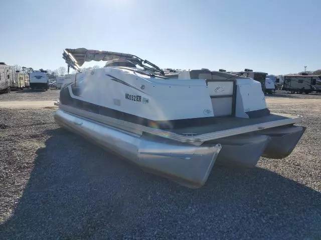 2019 Crestliner Boat