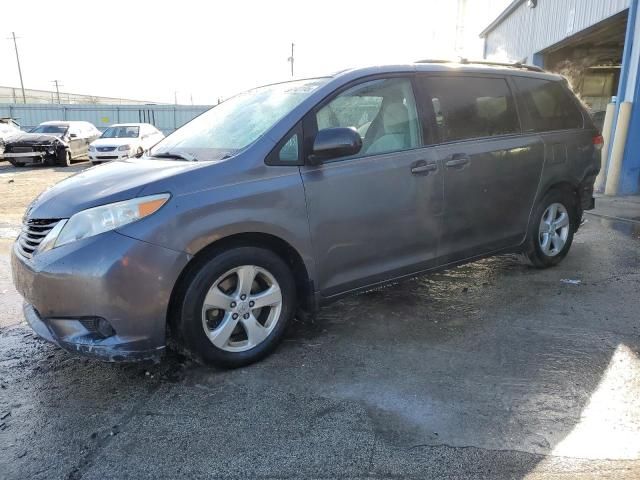 2013 Toyota Sienna LE