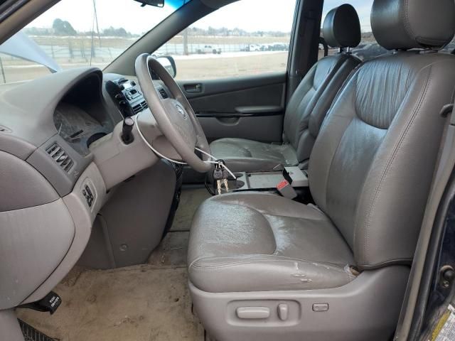 2005 Toyota Sienna CE