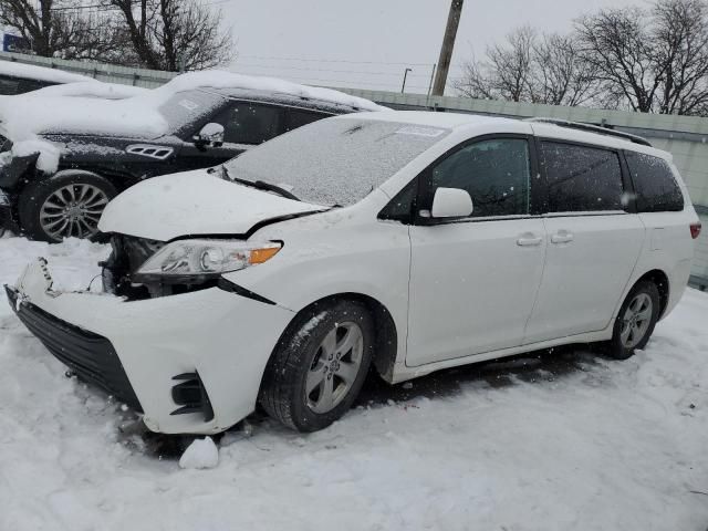 2019 Toyota Sienna LE