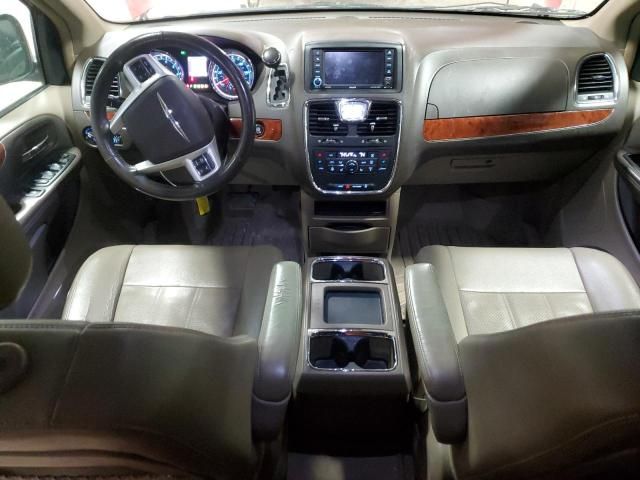 2014 Chrysler Town & Country Touring L