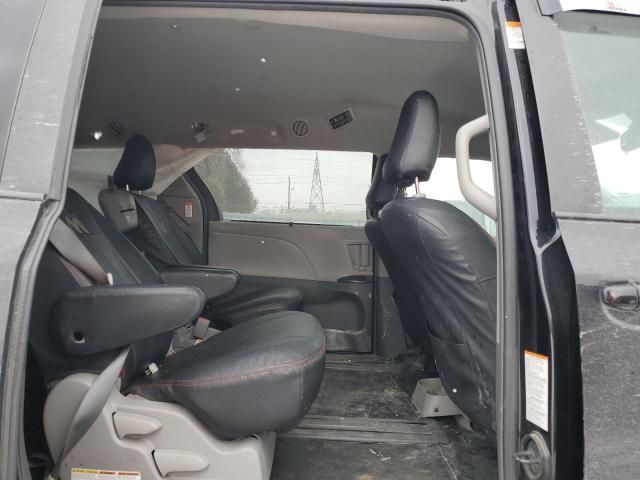 2018 Toyota Sienna LE