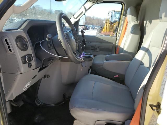 2021 Ford Econoline E450 Super Duty Cutaway Van