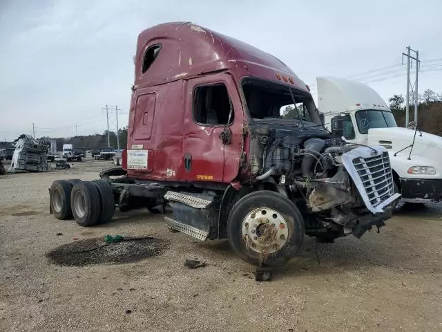 2014 Freightliner Cascadia 113