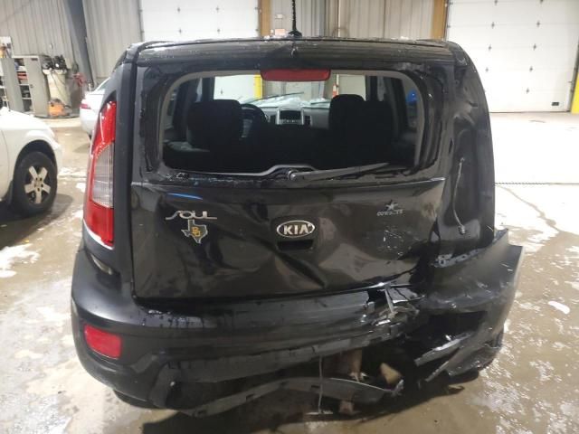 2013 KIA Soul +