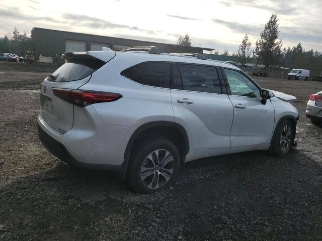 2022 Toyota Highlander XLE