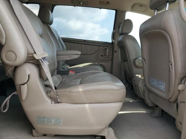 2004 Toyota Sienna XLE