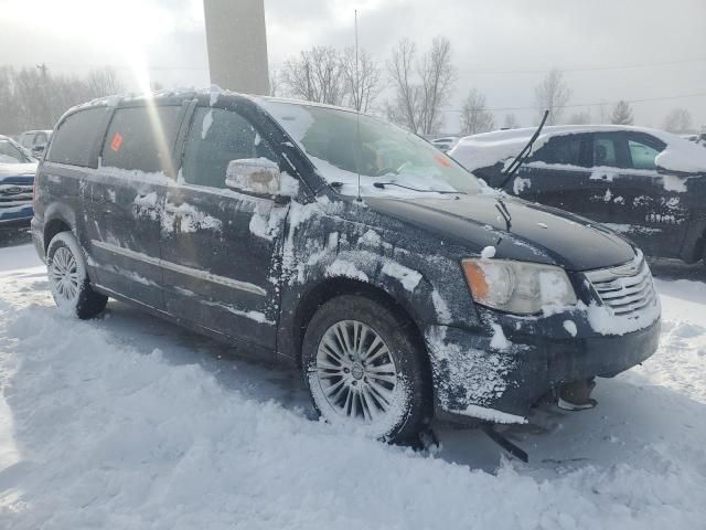 2013 Chrysler Town & Country Touring L