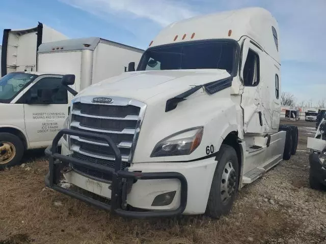 2021 Freightliner Cascadia 126