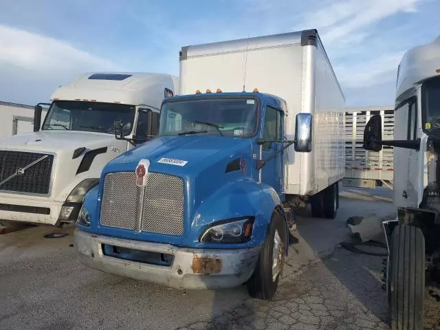 2012 Kenworth Construction T270