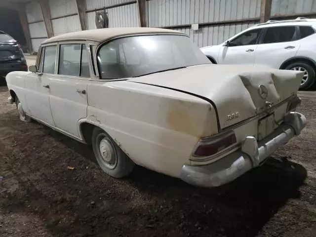 1966 Mercedes-Benz 230