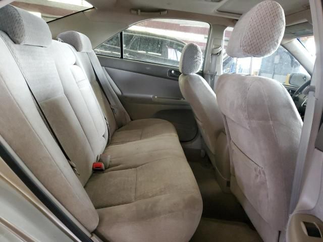 2004 Toyota Camry LE