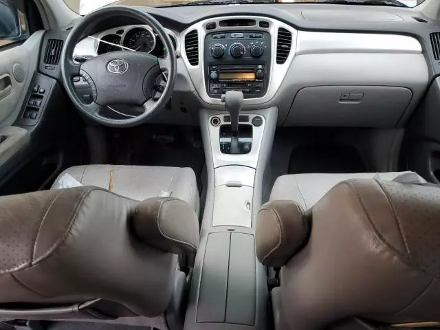 2004 Toyota Highlander Base