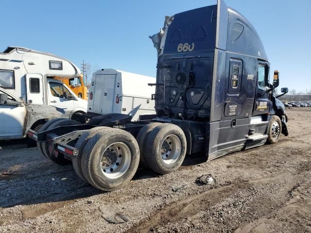 2020 Freightliner Cascadia 126