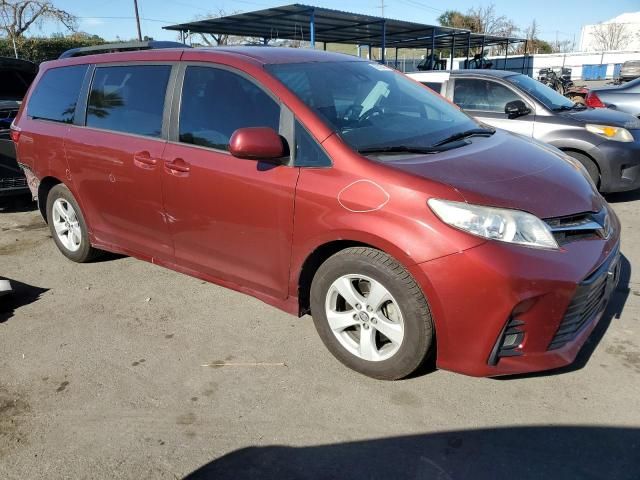 2018 Toyota Sienna LE