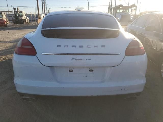 2012 Porsche Panamera 2