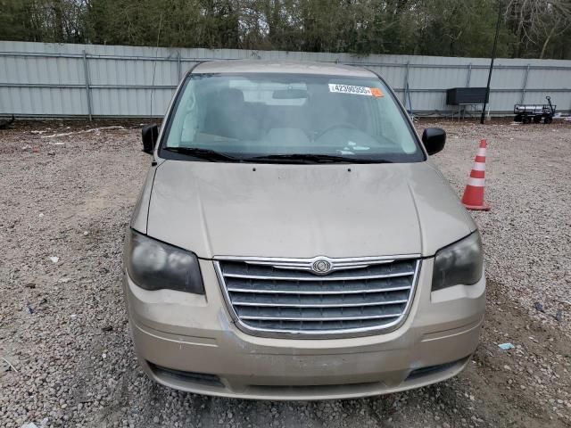 2009 Chrysler Town & Country LX