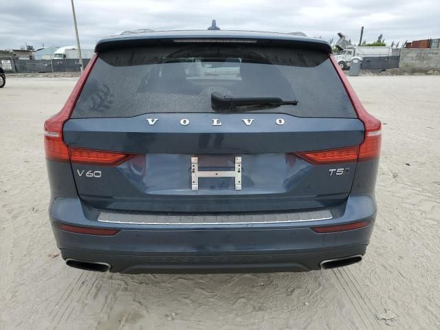 2020 Volvo V60 Cross Country T5 Momentum