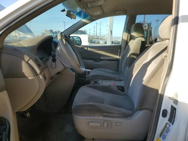 2005 Toyota Sienna CE