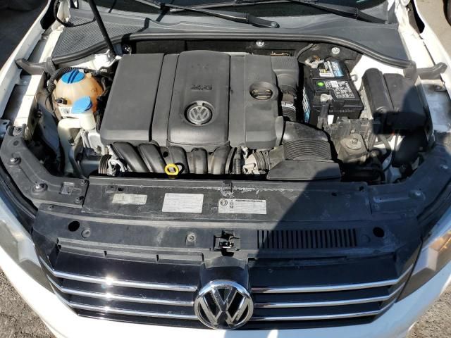 2014 Volkswagen Passat SE