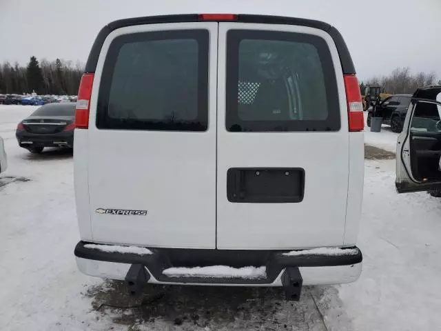 2024 Chevrolet Express G2500