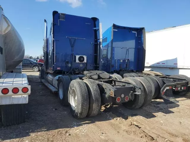 2007 Freightliner Conventional Coronado 132