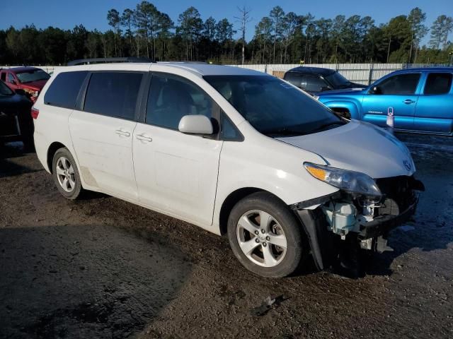 2015 Toyota Sienna LE