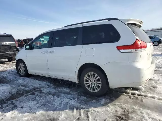 2013 Toyota Sienna XLE