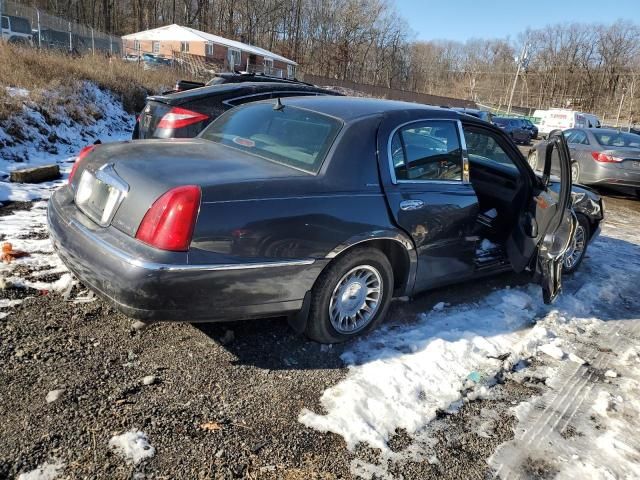 2002 Lincoln Town Car Signature