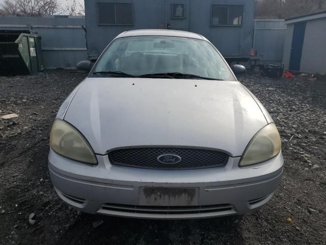 2004 Ford Taurus SE